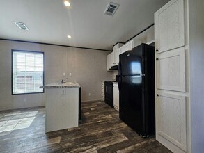 1023 Myakka Dr in North Fort Myers, FL - Building Photo - Building Photo