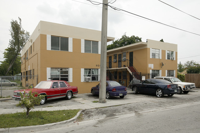 6091 NW 15th Ave in Miami, FL - Building Photo - Building Photo