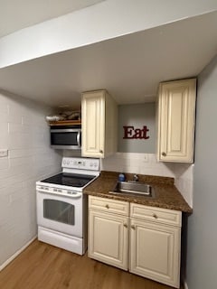 3334 Pickwick Ln in Woodbridge, VA - Foto de edificio - Building Photo