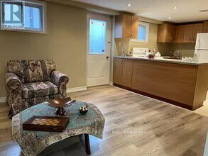 122 Nymark Ave in Toronto, ON - Building Photo - Building Photo