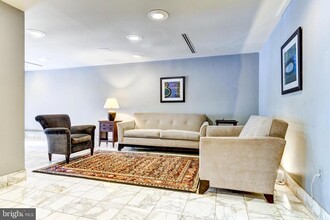 4444 Connecticut Ave NW in Washington, DC - Building Photo - Building Photo