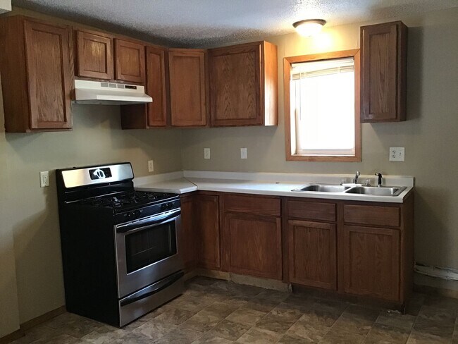 877 Clark St N in St. Paul, MN - Building Photo - Building Photo