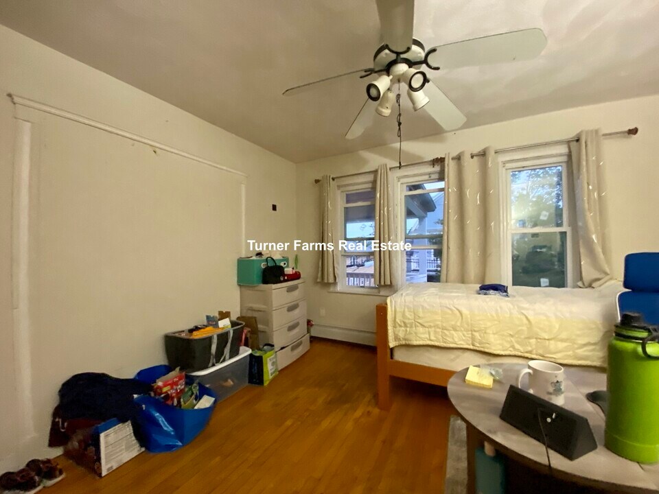 34 Chetwynd Rd, Unit 34 in Somerville, MA - Building Photo