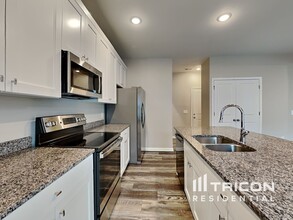 120 Salem Spgs Ln in Statesville, NC - Building Photo - Building Photo