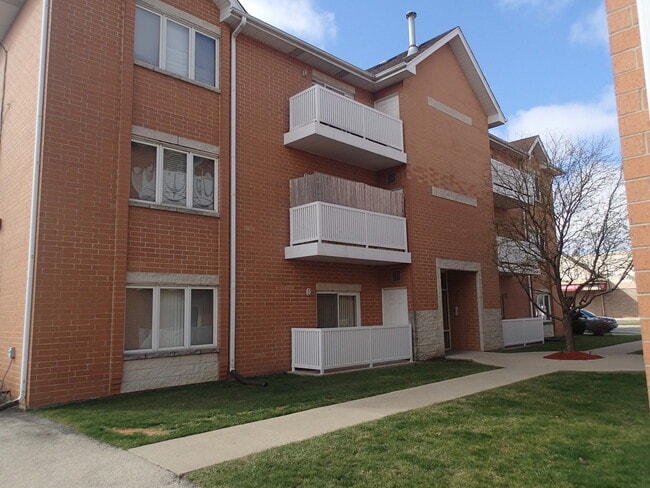 property at 2843 N Harlem Ave
