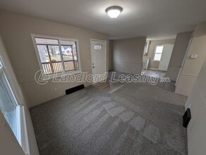 1314 Cedar Dr in Lorain, OH - Building Photo - Building Photo