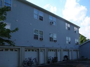 36 S Central Ave in Nanuet, NY - Building Photo - Building Photo