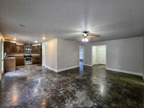 203 N Bernis St in Brookland, AR - Foto de edificio - Building Photo