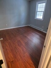 105 Granite St in Londonderry, NH - Foto de edificio - Building Photo