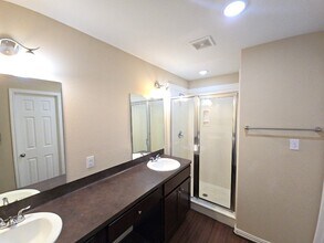 5 Hancock St in Conroe, TX - Building Photo - Building Photo