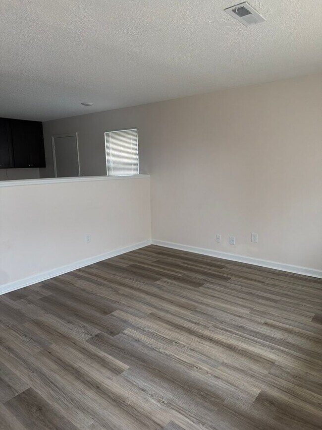 4989-4991 Eastview Terrace in Apison, TN - Building Photo - Building Photo