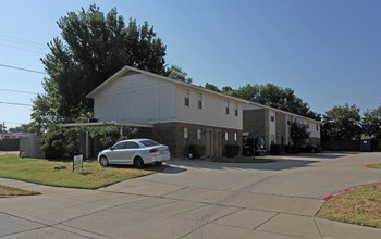 Sanford Villas in Arlington, TX - Foto de edificio - Building Photo