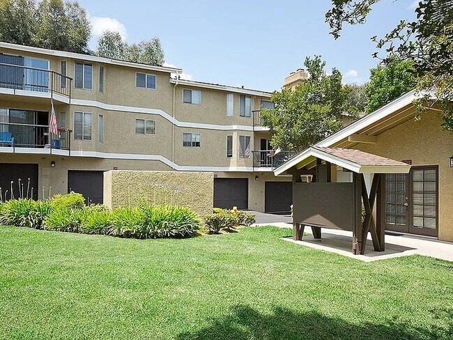 200 W Olive Ave, Unit 111 in La Habra, CA - Building Photo - Building Photo