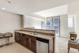 253 10th Ave, Unit 628 in San Diego, CA - Building Photo - Building Photo