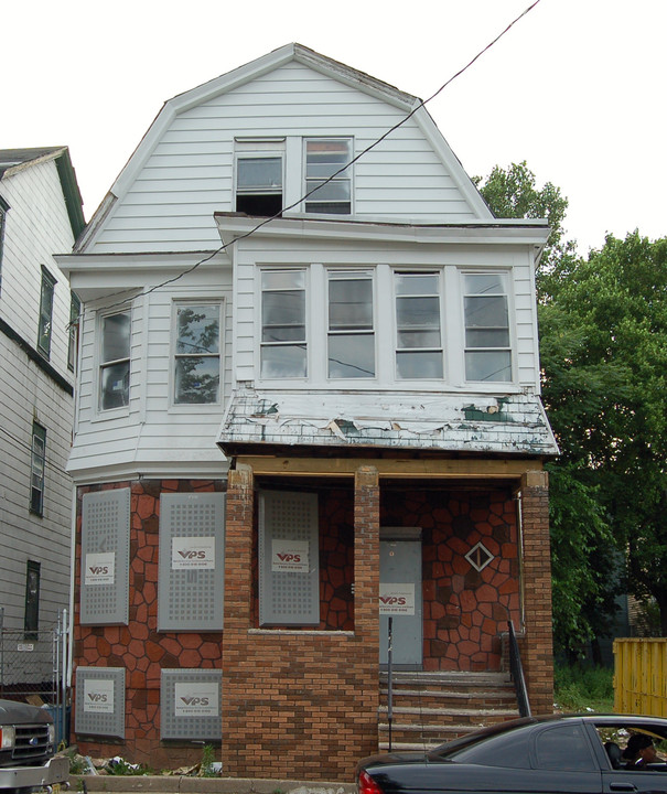 361 S 11th St in Newark, NJ - Building Photo