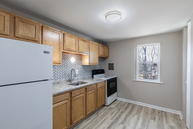 Vernon Pines Apartments