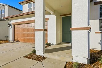 7634 Flatbow Wy in Sacramento, CA - Building Photo - Building Photo