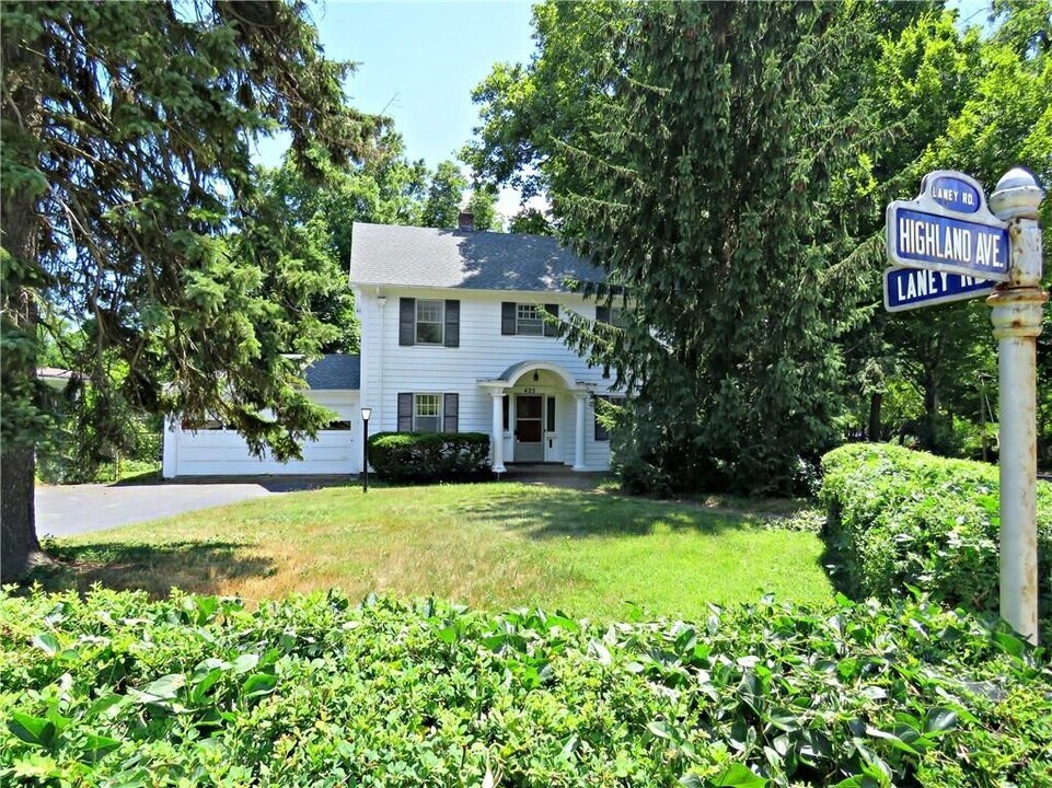 425 Highland Ave in Rochester, NY - Building Photo