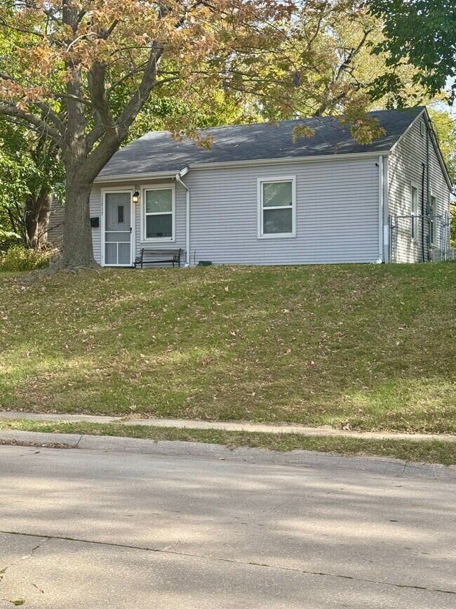 1717 Mound St in Davenport, IA - Building Photo - Building Photo