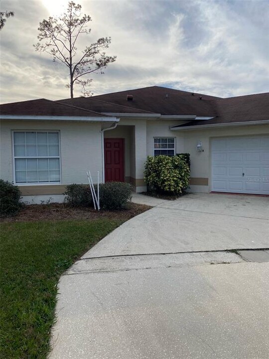 70 Rickenbacker Dr in Palm Coast, FL - Building Photo