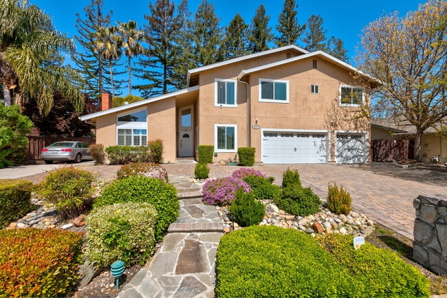 property at 3047 Montevideo Dr
