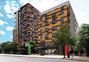 3939 Chestnut Street in Philadelphia, PA - Building Photo