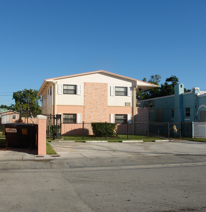 779 NW 61st St in Miami, FL - Building Photo