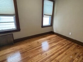 246 20th Ave in Paterson, NJ - Building Photo