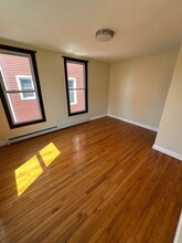 327 Broad St in Bridgeport, CT - Building Photo - Building Photo