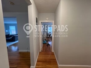 1139 Beacon St, Unit 3 in Brookline, MA - Building Photo - Building Photo