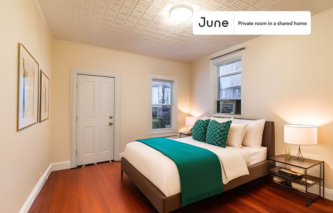 Private bedroom in 4 bed/2 bath Home in Boston, MA - Building Photo