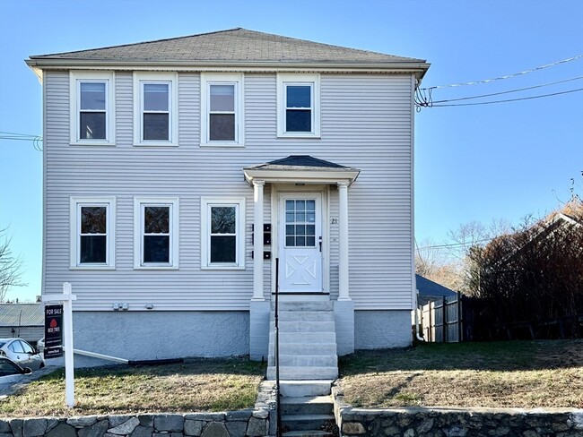 21 Elliot St, Unit #1 in Newton, MA - Building Photo - Building Photo