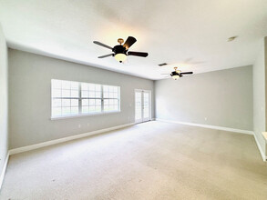 13308 Fountainbleau Dr in Clermont, FL - Building Photo - Building Photo