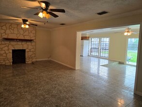 425 Eldon Dr in Corpus Christi, TX - Building Photo - Building Photo