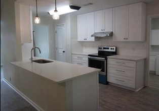 402 San Gabriel Blvd in Georgetown, TX - Building Photo - Building Photo