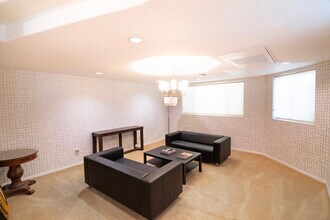 14290 Dickens St in Los Angeles, CA - Building Photo - Building Photo