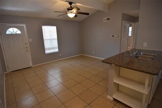 2913 E 51st St in Austin, TX - Building Photo - Building Photo
