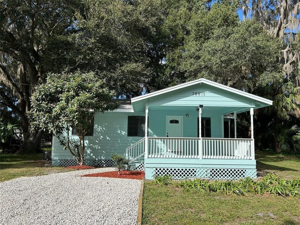 38813 Pine St in Umatilla, FL - Building Photo