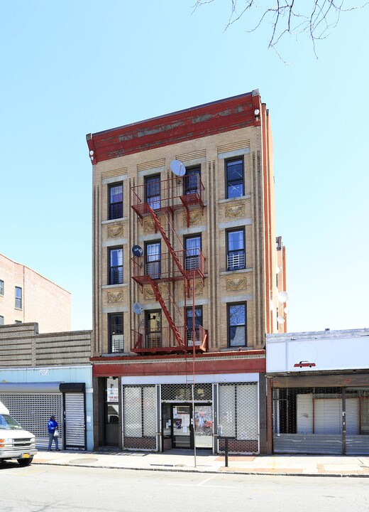 137 S Fourth Ave in Mount Vernon, NY - Foto de edificio