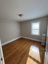 3233 Country Club Rd in Bronx, NY - Foto de edificio - Building Photo