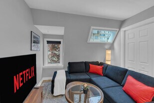 31 Granby St, Unit SI ID1403759P in Toronto, ON - Building Photo