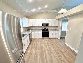 1912 Coral Tree Ct in Brandon, FL - Building Photo - Building Photo