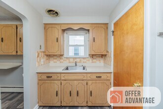 25370 Drakefield Ave in Euclid, OH - Building Photo - Building Photo