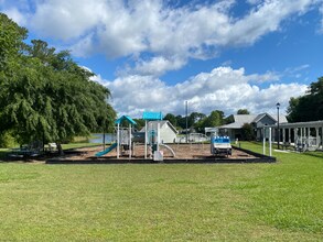 214 Madison Ave in St. Marys, GA - Foto de edificio - Building Photo