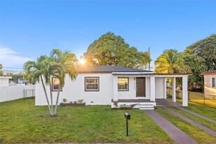 14760 Fillmore St in Miami, FL - Building Photo