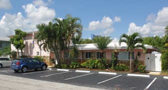 Bamboo Resort in Fort Lauderdale, FL - Building Photo
