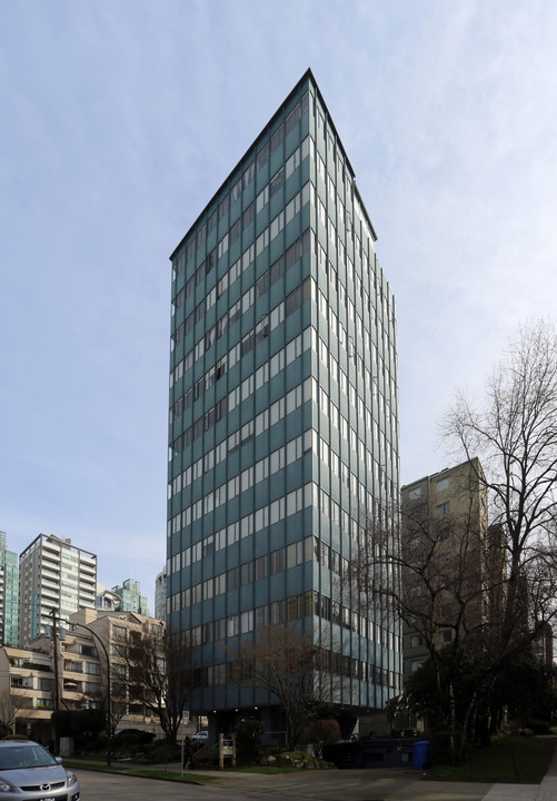 Westview Towers in Vancouver, BC - Building Photo