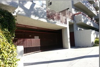 888 Hilgard in Los Angeles, CA - Foto de edificio - Building Photo