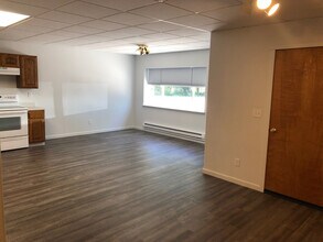 576 3 Skalkaho Hwy-Unit -576 Skalkaho Hwy, Unit #1 in Hamilton, MT - Building Photo - Building Photo