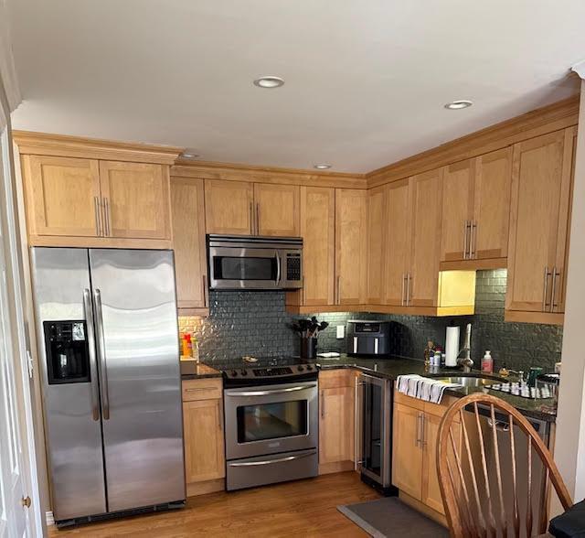 221 Springmeadow Dr in Holbrook, NY - Building Photo - Building Photo